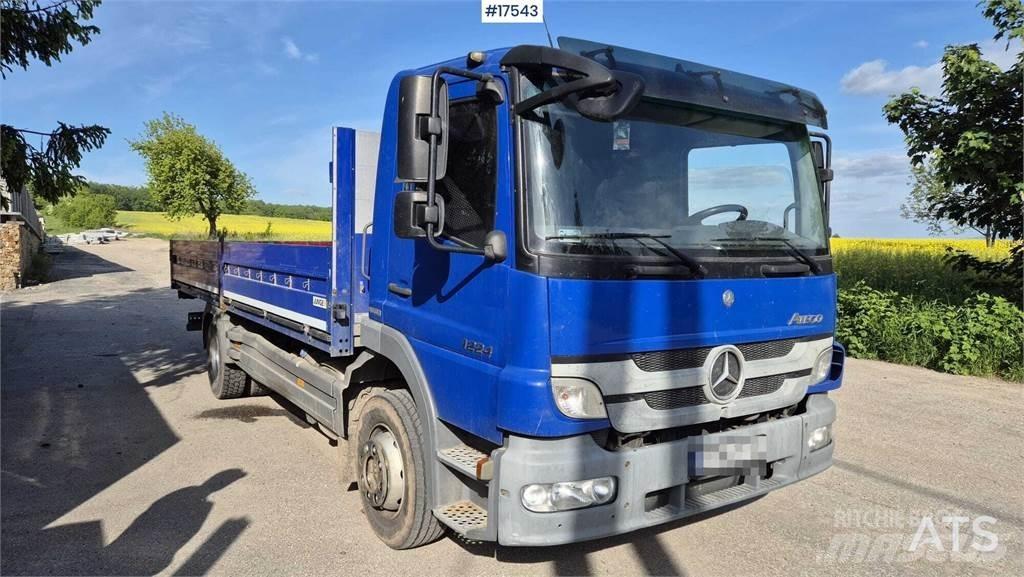 Mercedes-Benz Atego 厢式货车