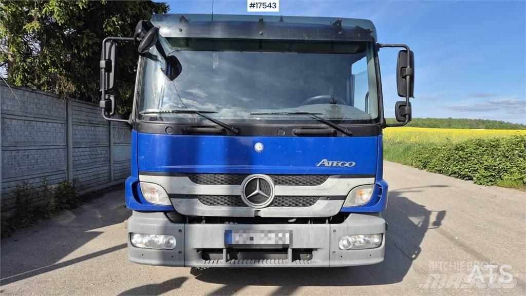 Mercedes-Benz Atego 厢式货车
