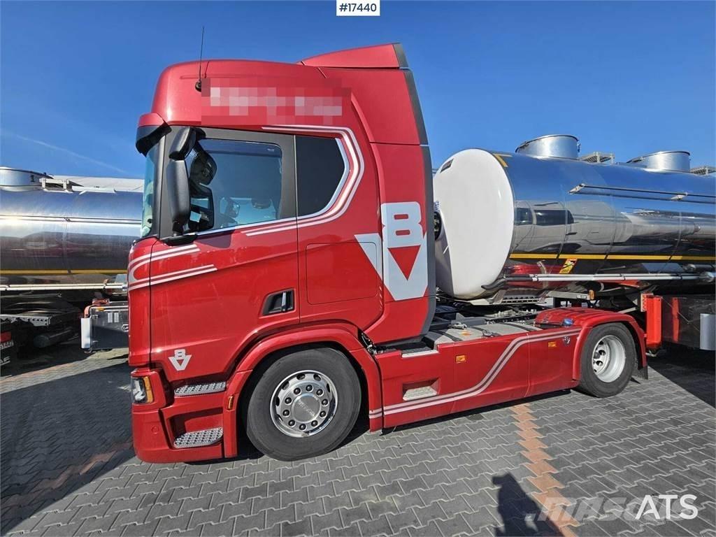 Scania R530 V8 牵引车
