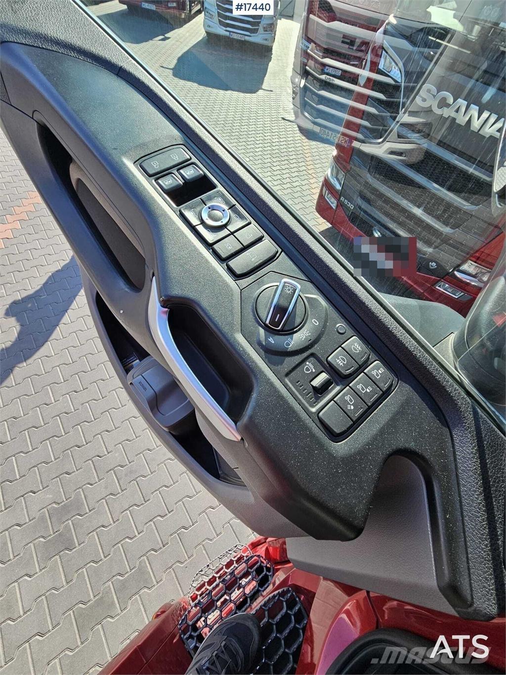Scania R530 V8 牵引车