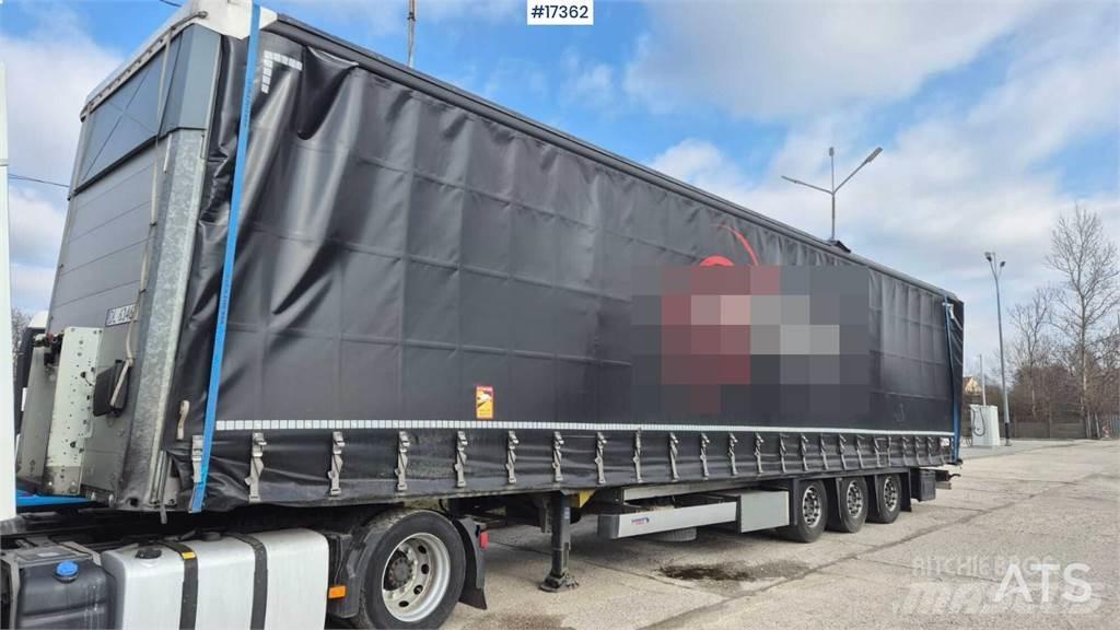 Schmitz Cargobull 侧帘半挂车