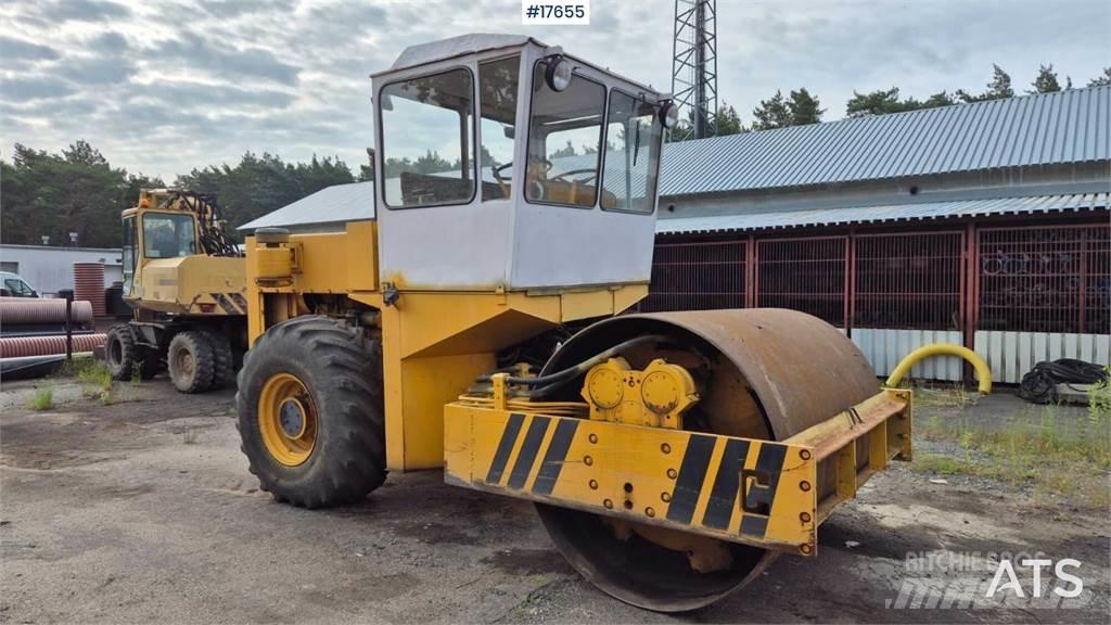 Stavostroj VV 111 单轮压路机