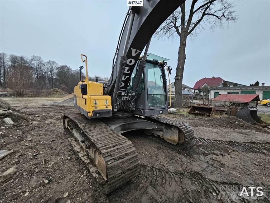 Volvo EC220DL 履带挖掘机