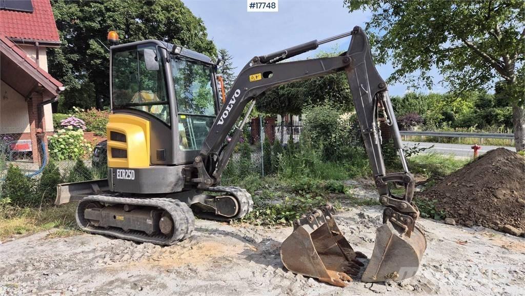 Volvo ECR25D 小型挖掘机
