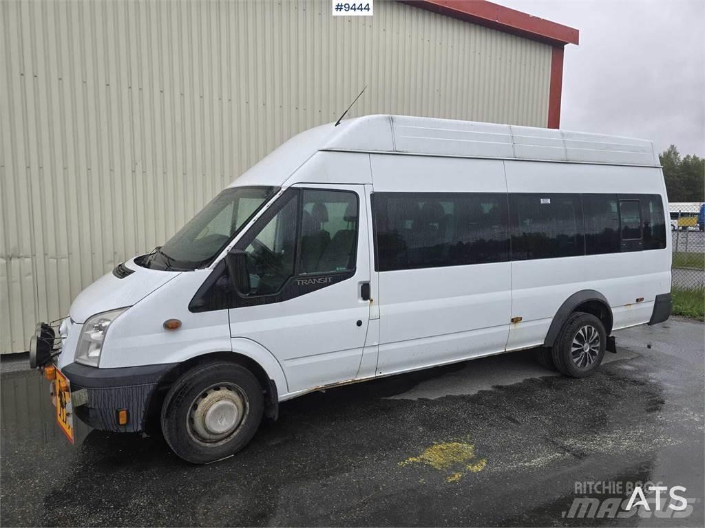 Ford Transit 迷你巴士
