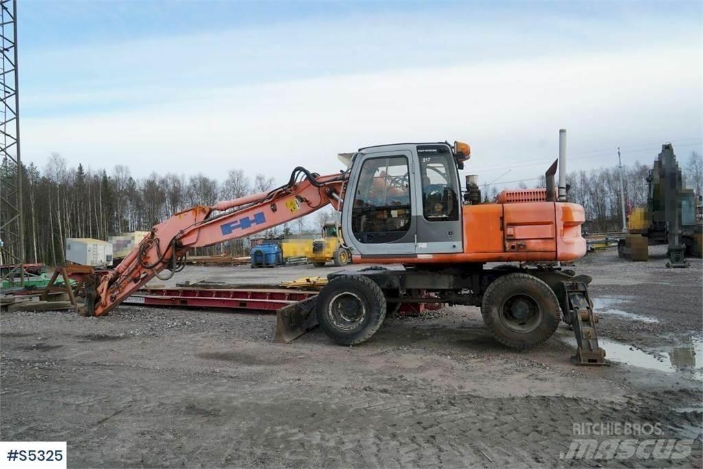 Hitachi EX165W 轮式挖掘机