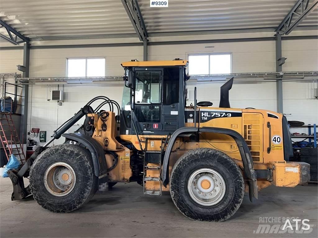 Hyundai HL757TM-9 轮式推土机