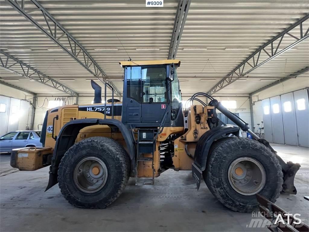 Hyundai HL757TM-9 轮式推土机