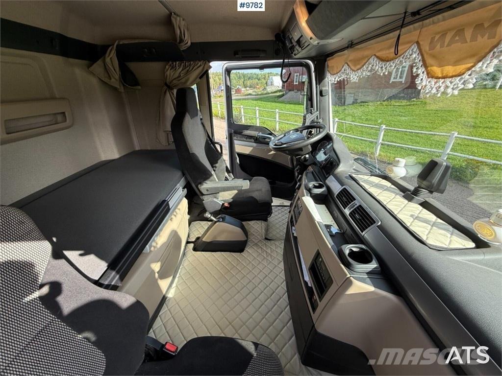 MAN TGX 26.500 6X2 工程吊钩车