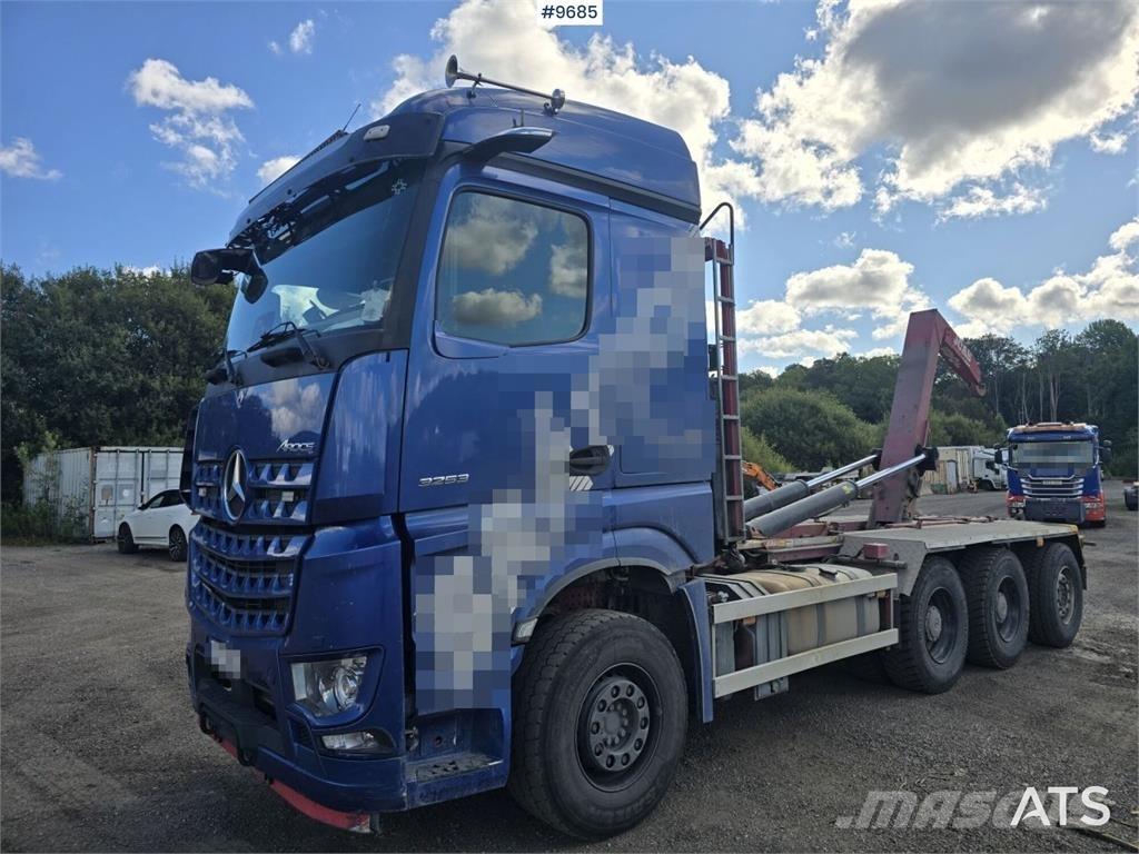 Mercedes-Benz Arocs 工程吊钩车