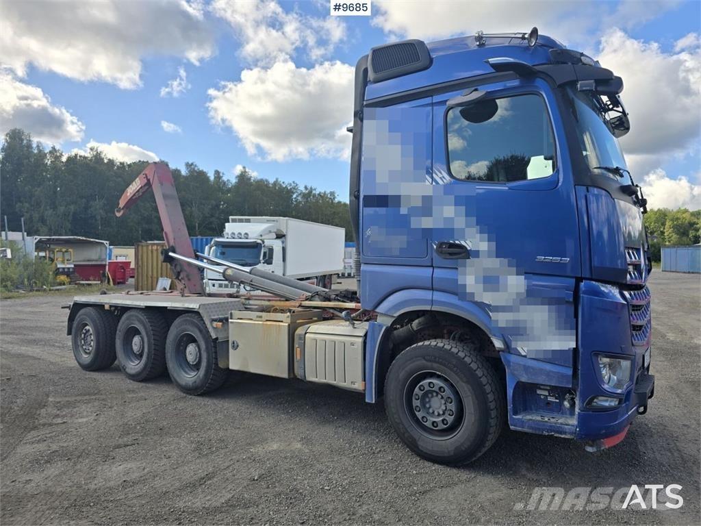 Mercedes-Benz Arocs 工程吊钩车