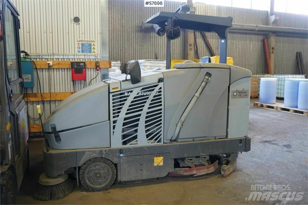 Nilfisk CR1200 道路清扫车