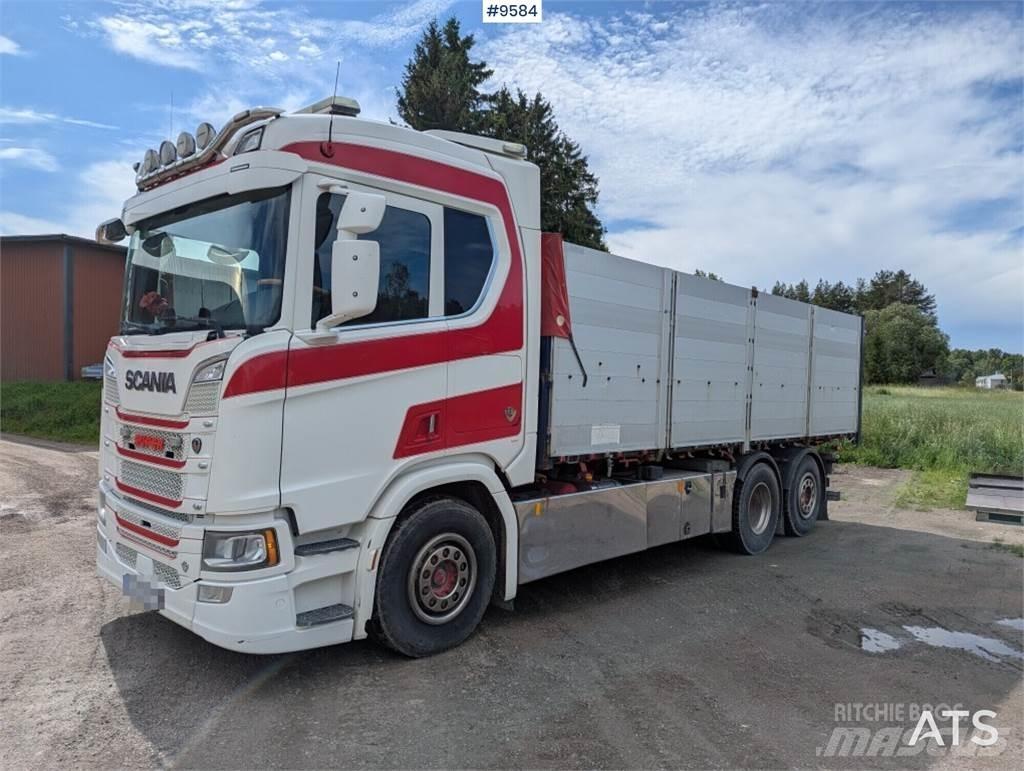 Scania R580 6X2 厢式货车
