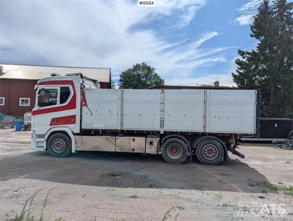 Scania R580 6X2 厢式货车