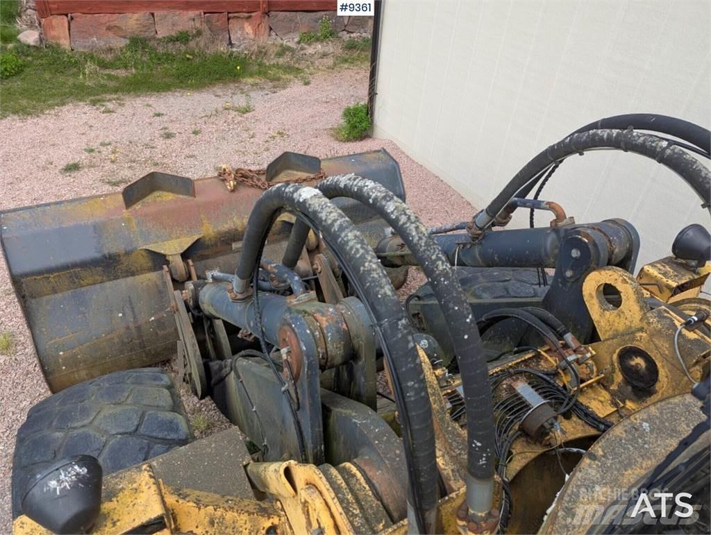Volvo BM 4600B  轮式推土机