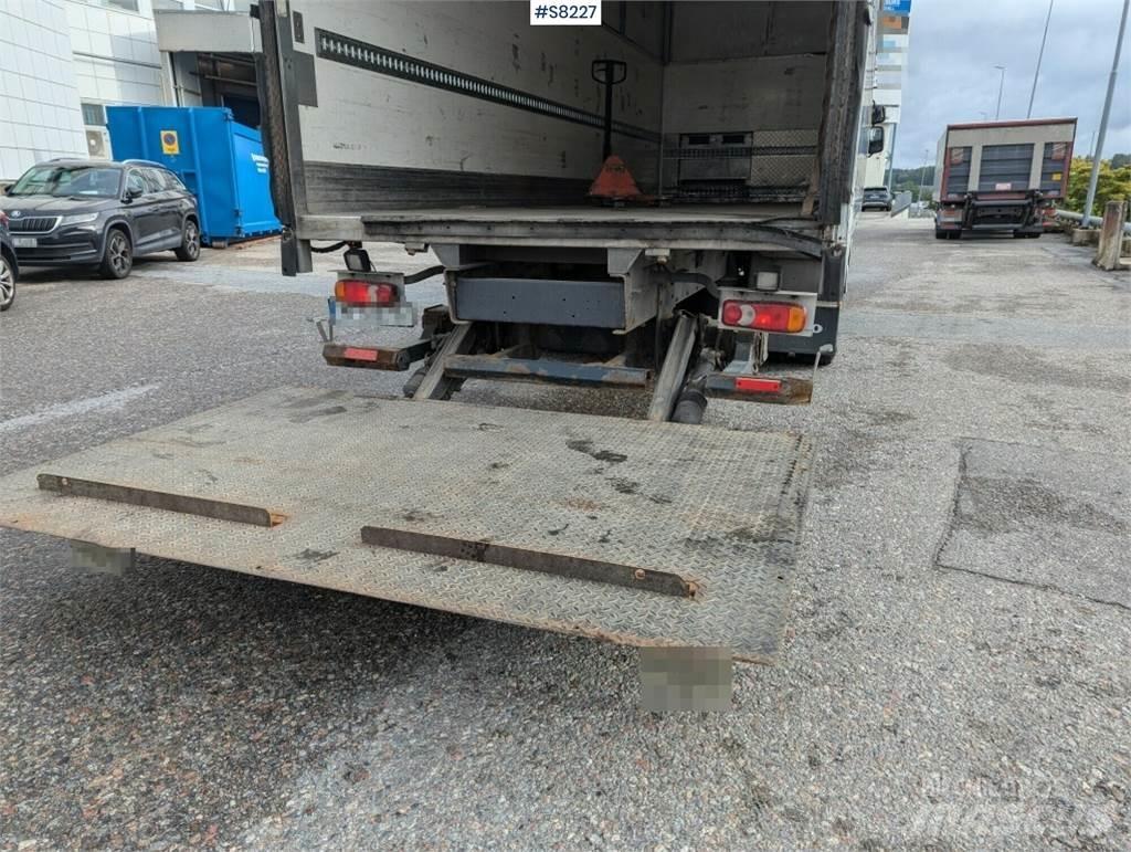 Volvo FL 厢式货车