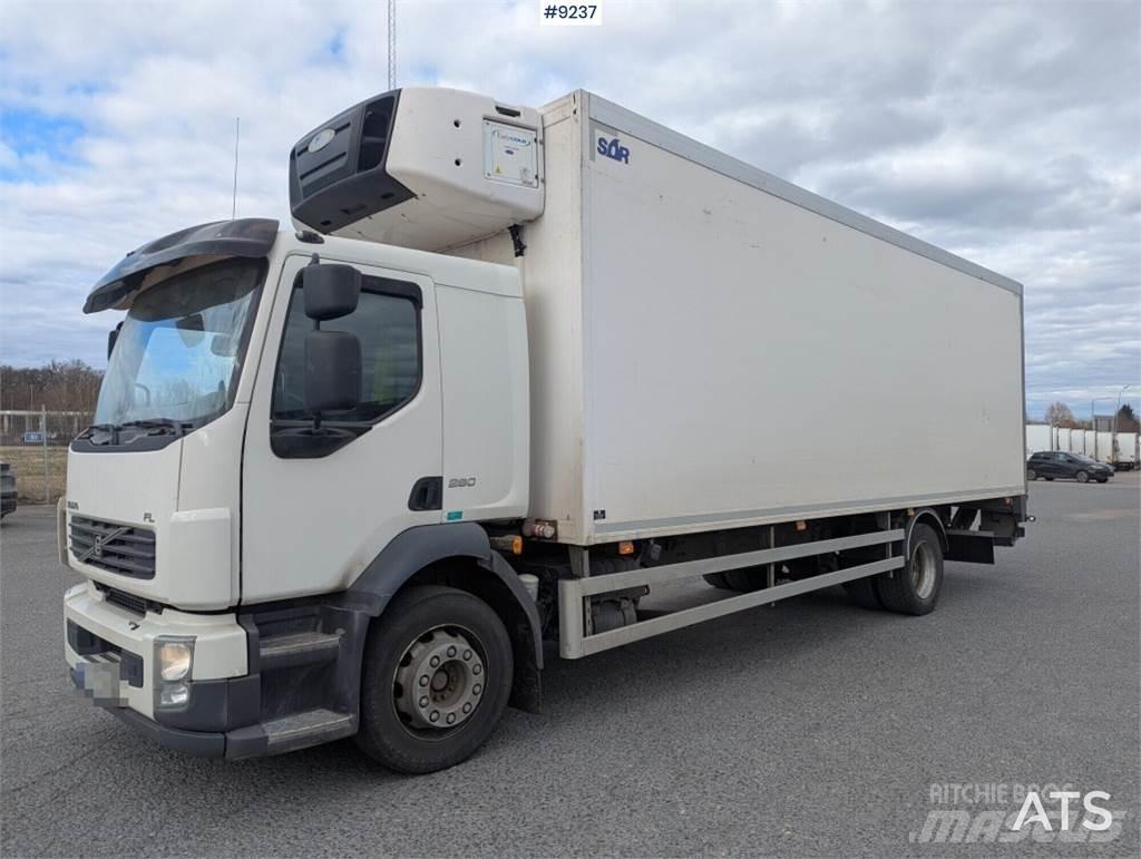 Volvo FL 4*2 冷藏集装箱