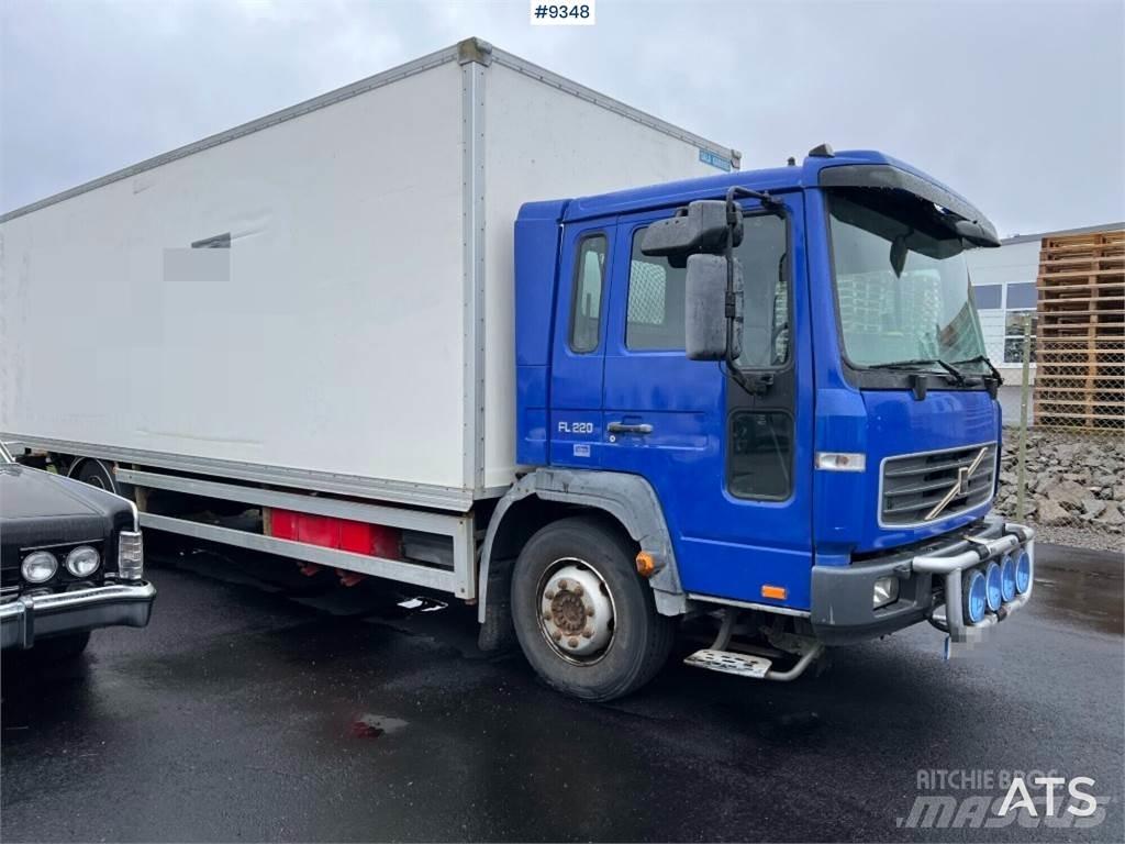 Volvo FL6 4X2 厢式货车