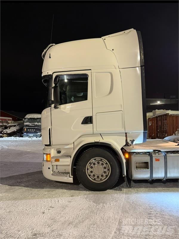 Scania R560 牵引车