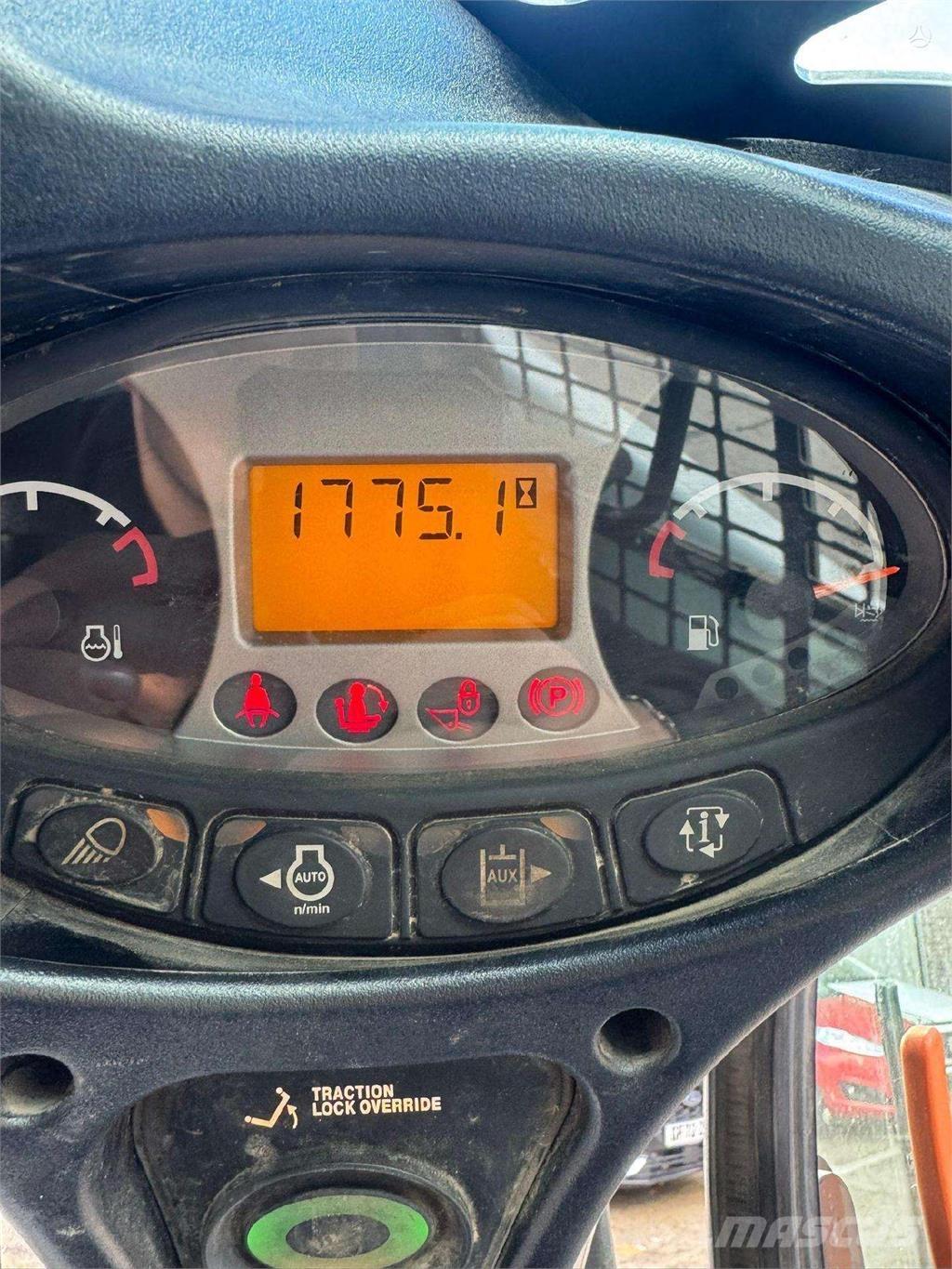 Bobcat T590 小型装载机