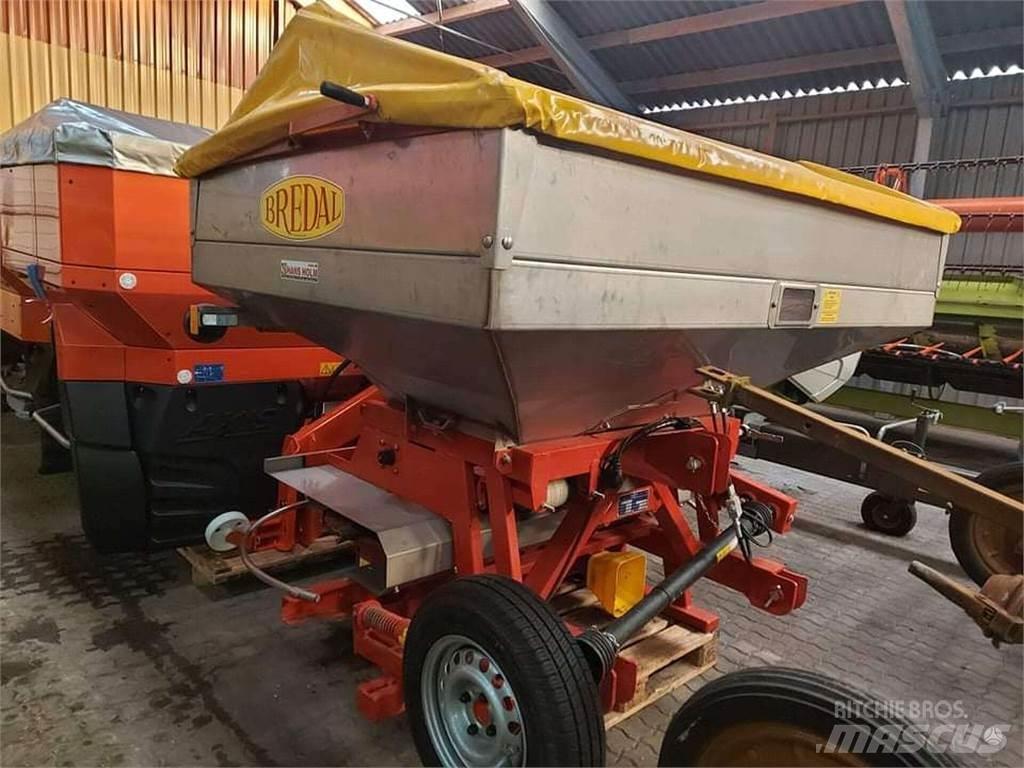 Bredal F2 2500 矿物肥料撒播机