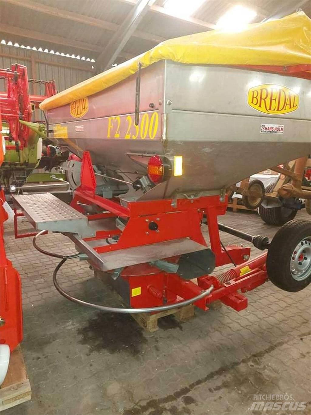 Bredal F2 2500 矿物肥料撒播机