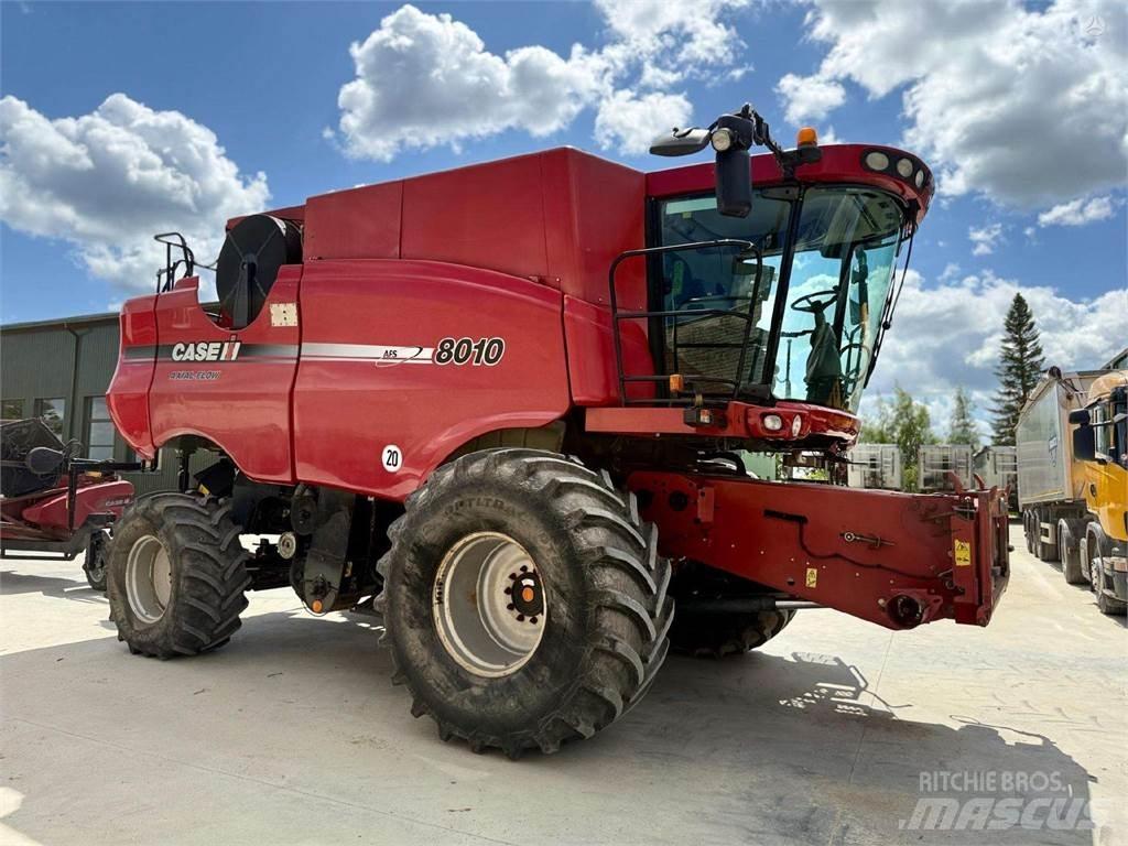 Case IH 8010 联合收割机