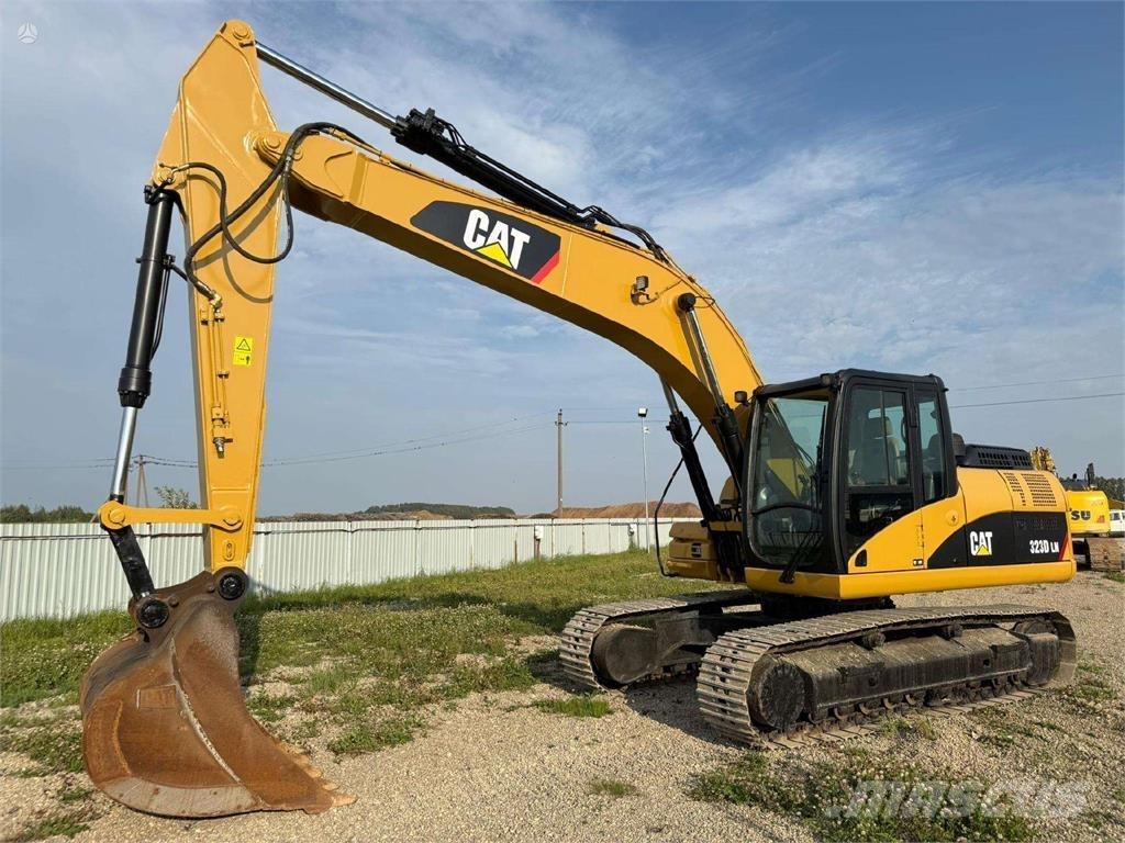 CAT 323 D 履带挖掘机