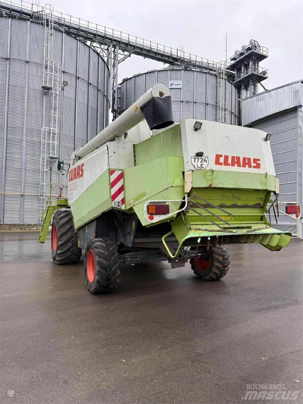 CLAAS LEXION 460 联合收割机
