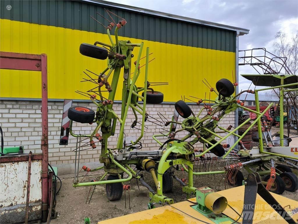CLAAS VOLTO 870 犁耙和摊草机