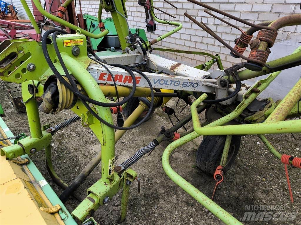 CLAAS VOLTO 870 犁耙和摊草机