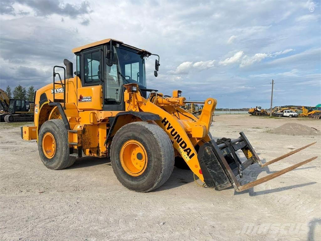 Hyundai HL 955 轮式装载机