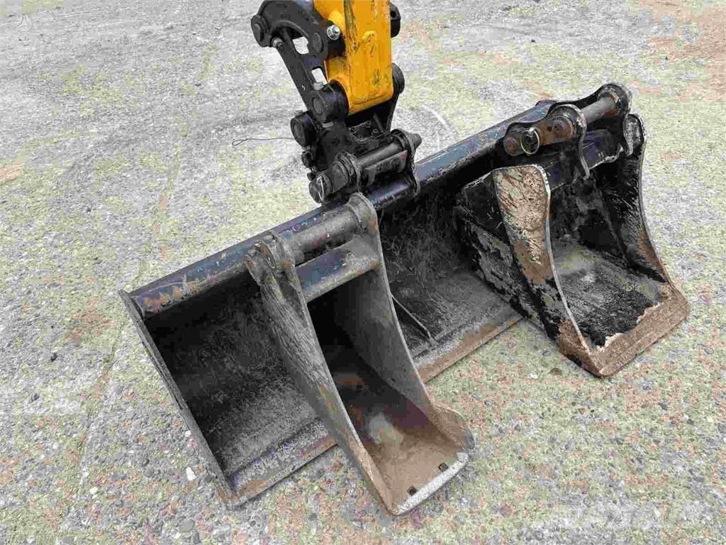 JCB 16C-1 小型挖掘机