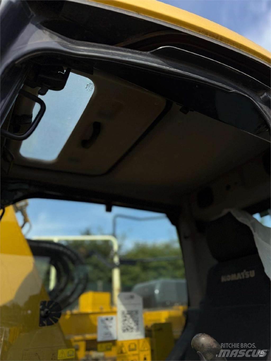 Komatsu PC138US 履带挖掘机