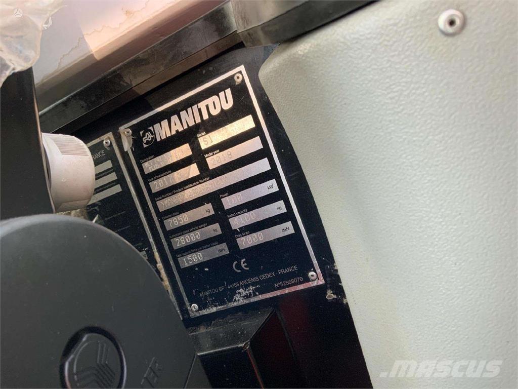 Manitou MLT741 前装载和挖掘机