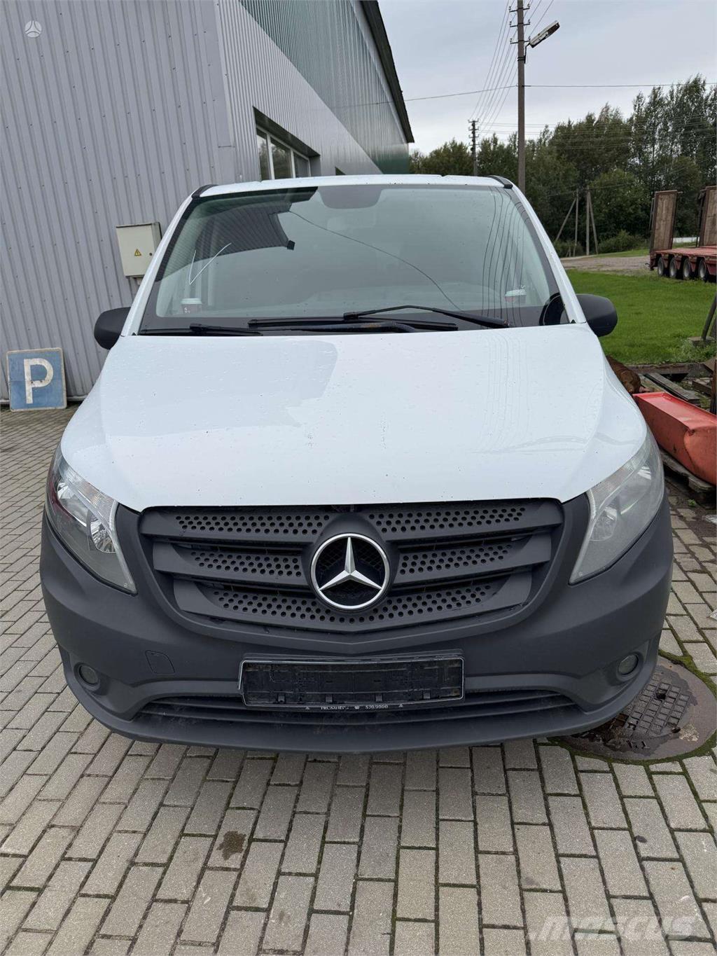 Mercedes-Benz  汽车