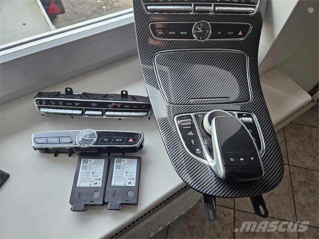 Mercedes-Benz  运输工具-其他