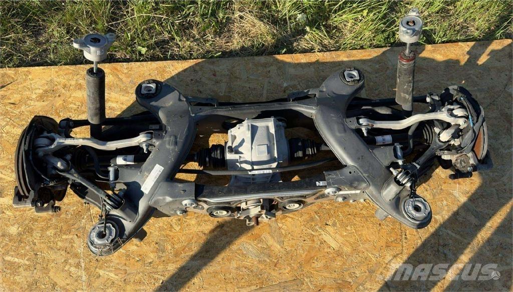 Mercedes-Benz  运输工具-其他