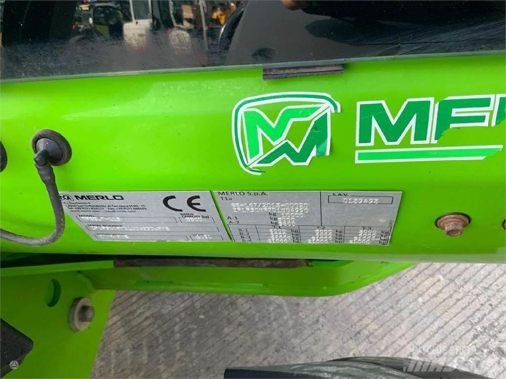 Merlo TF33.7 前装载和挖掘机