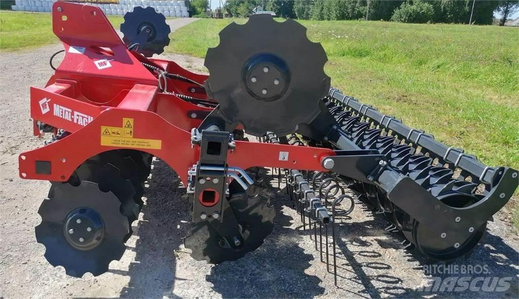 Metal-Fach U 740 手扶中耕机