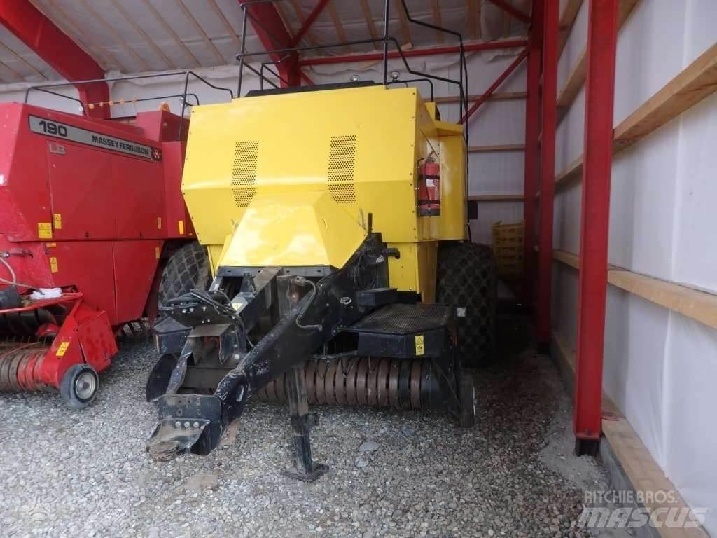 New Holland BB980 圆捆打捆机