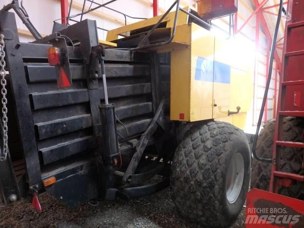 New Holland BB980 圆捆打捆机