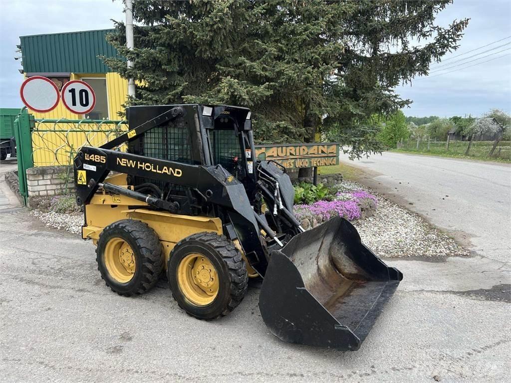 New Holland LX485 小型装载机