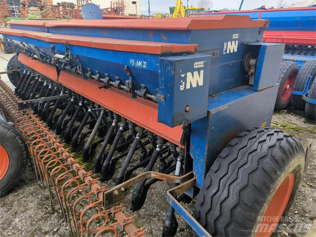 Nordsten CLF 400 条播机