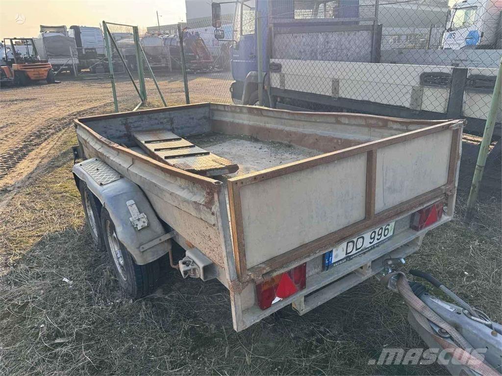 Tauras BZ 2530 轻型拖车