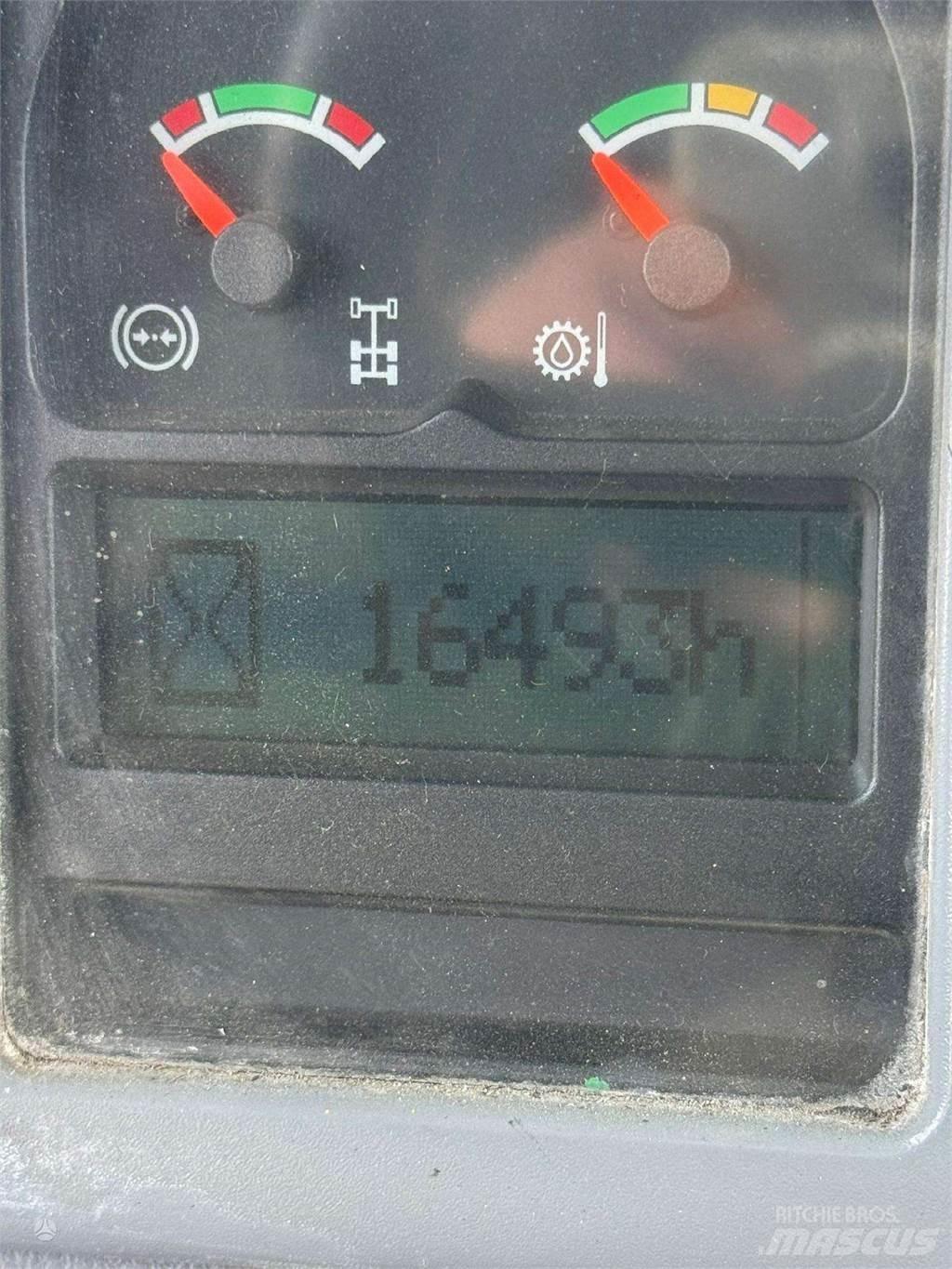 Volvo A25D 铰接式自卸车
