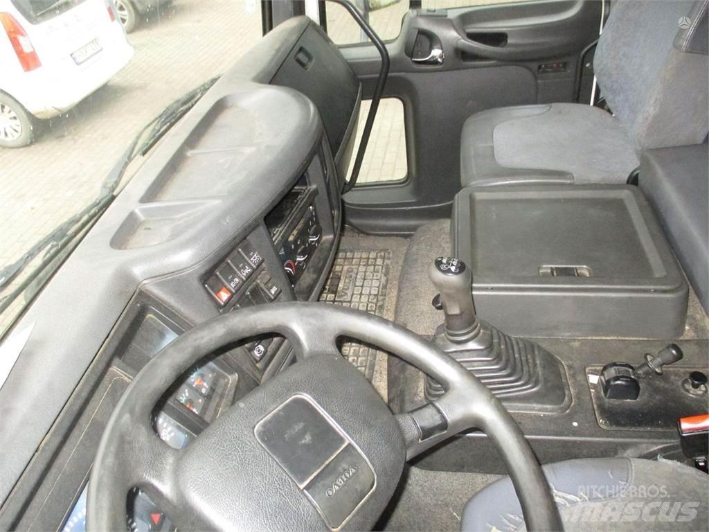 Volvo FL6 篷布货车