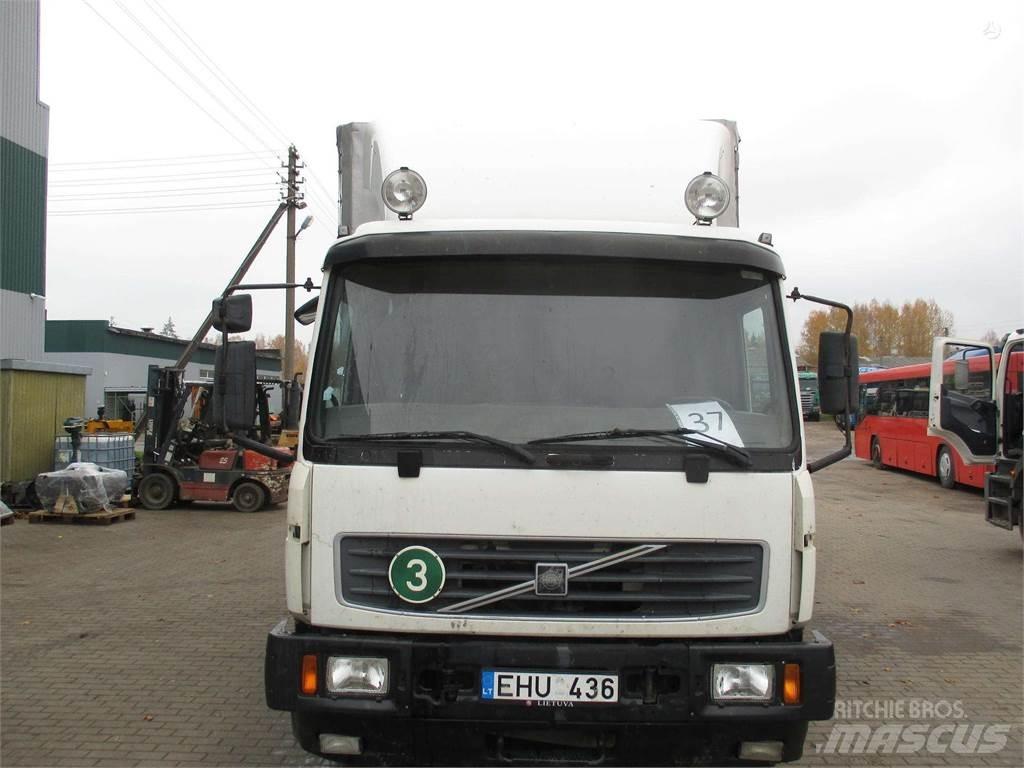Volvo FL6 篷布货车