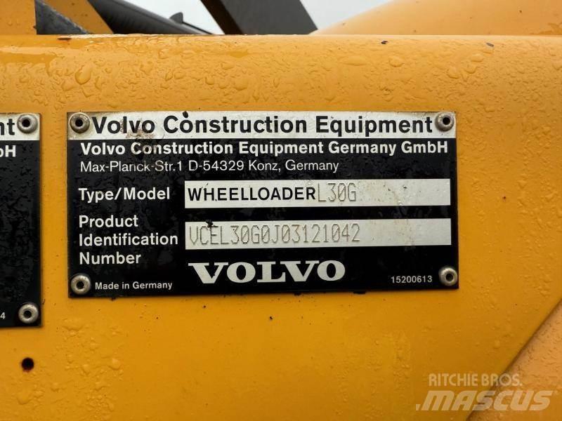 Volvo L 30 小型装载机