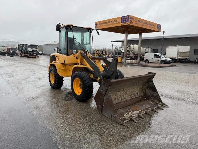 Volvo L 30 小型装载机